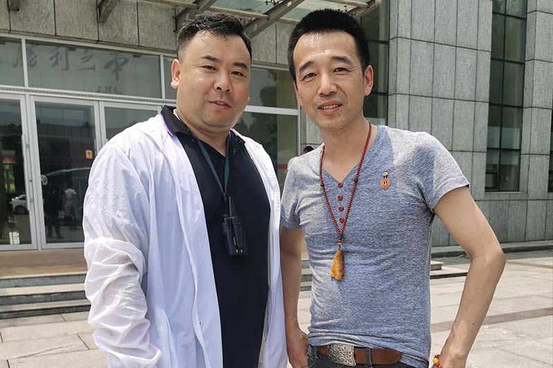 李佳城与马岩合作合影