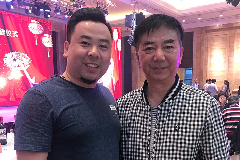 李佳城与相声大师唐爱国合影
