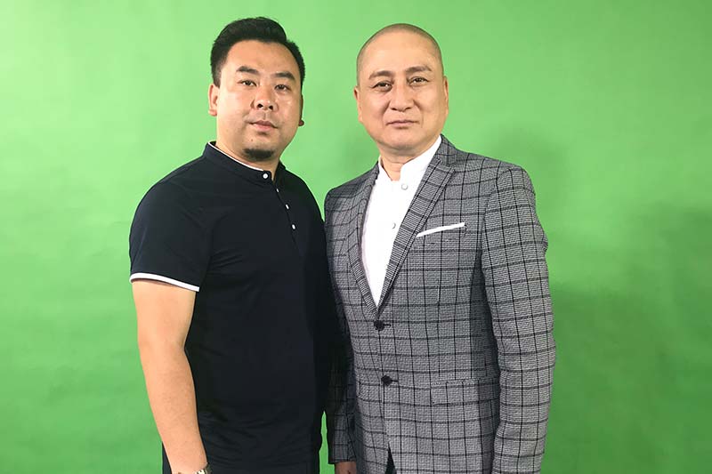 李佳城与香港演员汤镇业合作合影