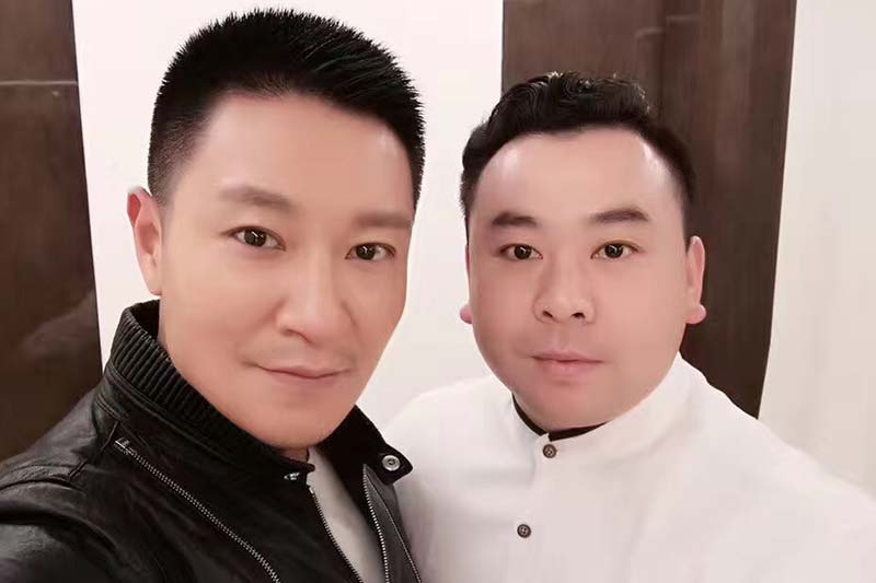 李佳城与演员李宗翰合作合影